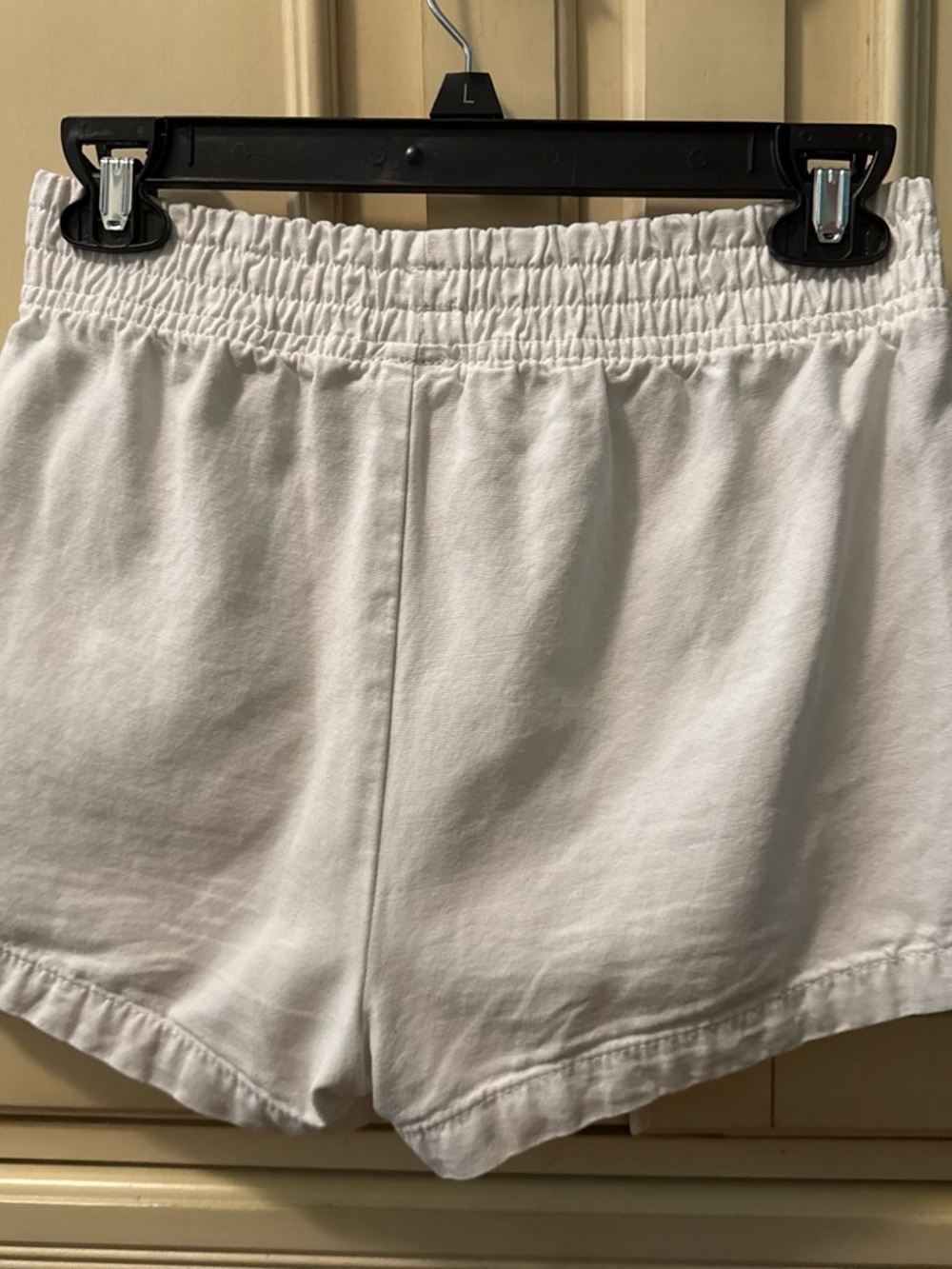 aerie White Elastic-Waist Cargo Shorts with Zip Pockets - Picture 3 of 3
